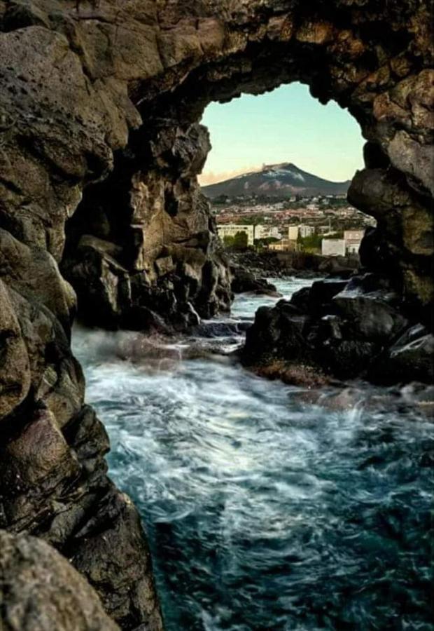 Villa La Piccola Grotta Ursino à Catane Extérieur photo